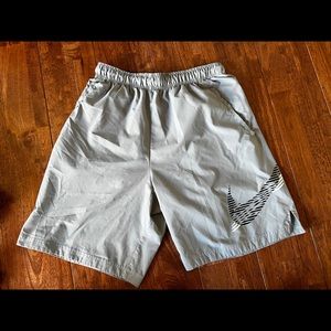 Nike shorts size Mens Medium, gray, excellent condition! 100% polyester